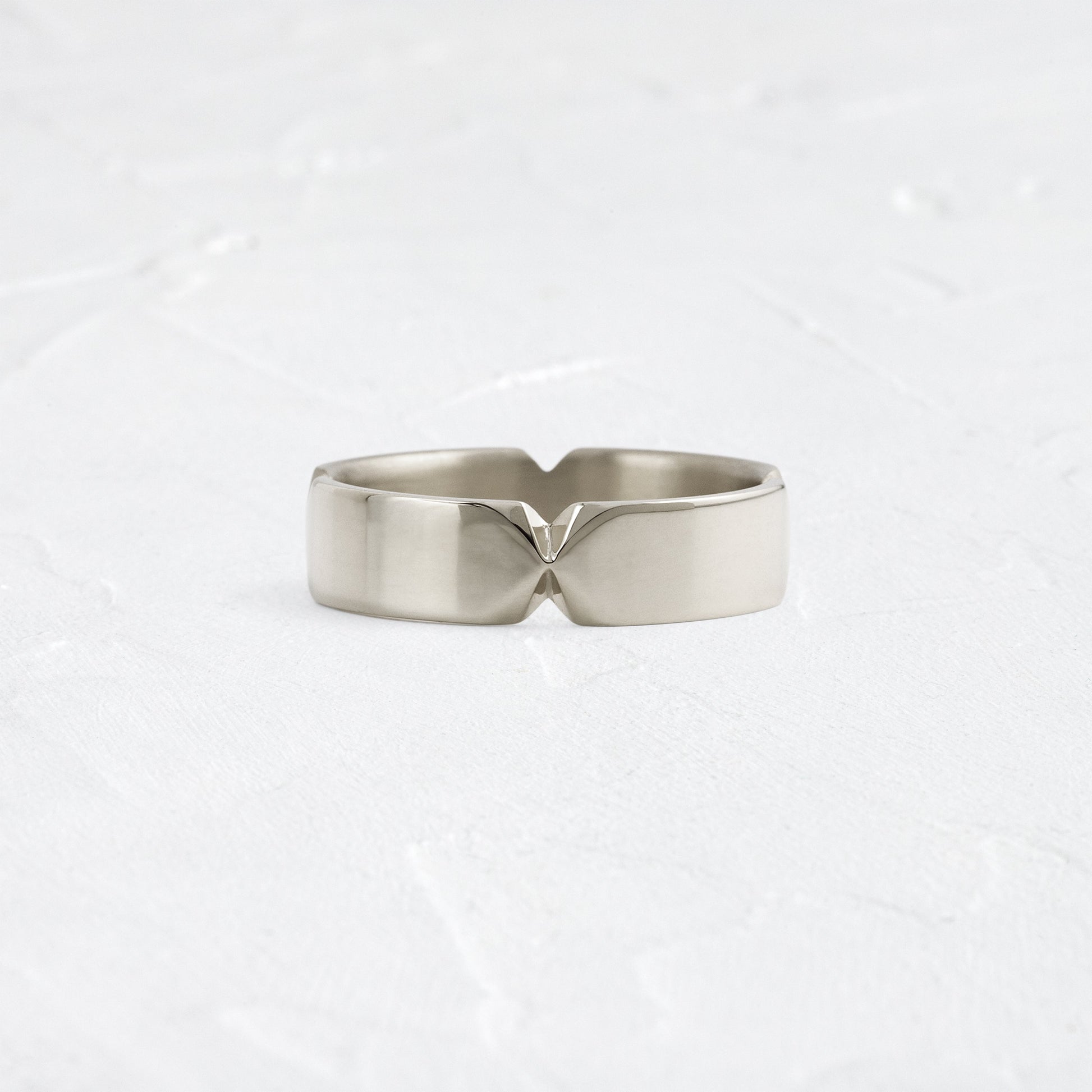 Classic- Men's Wedding Band