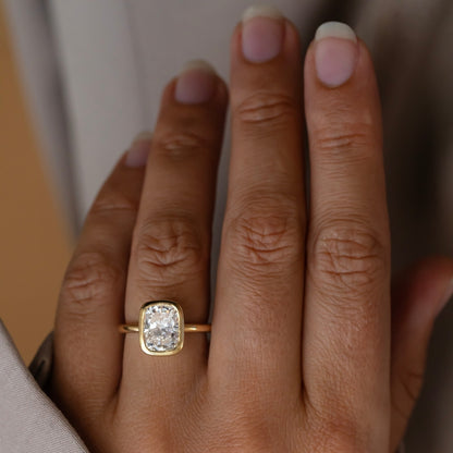 Solitaire-Oval Lab Grown Diamond Engagement Ring