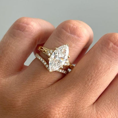 Solitaire-Oval Lab Grown Diamond Engagement Ring