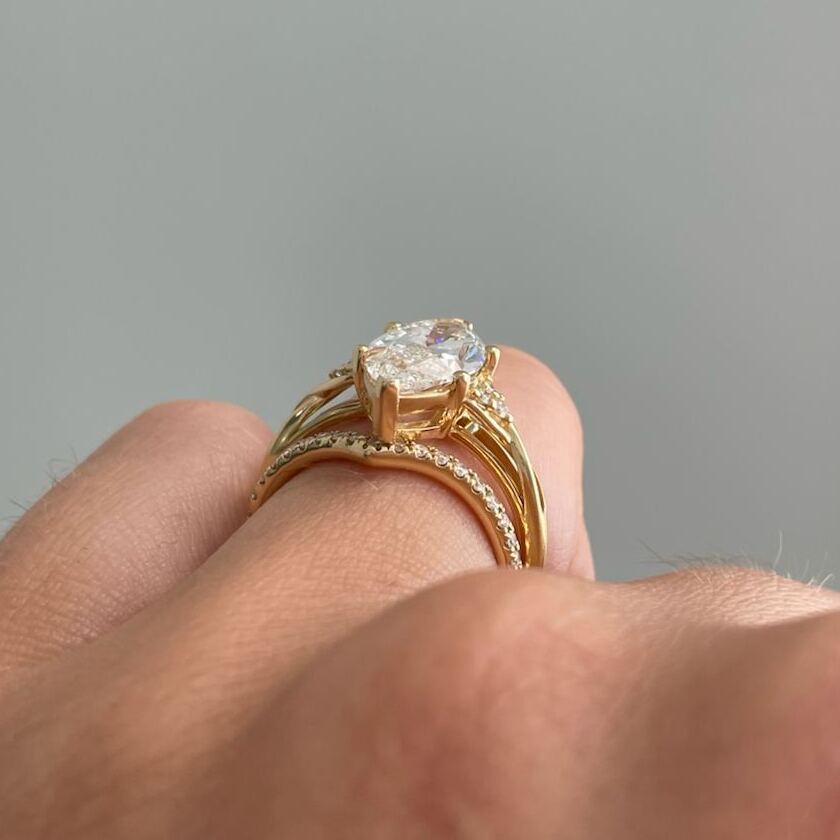 Solitaire-Oval Lab Grown Diamond Engagement Ring