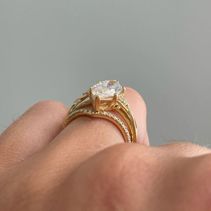 Solitaire-Oval Lab Grown Diamond Engagement Ring