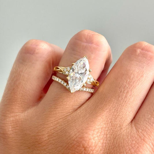Solitaire-Oval Lab Grown Diamond Engagement Ring