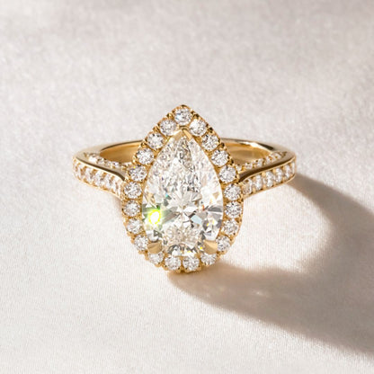 Solitaire-Oval Lab Grown Diamond Engagement Ring