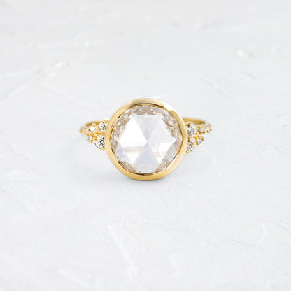 Solitaire-Oval Lab Grown Diamond Engagement Ring