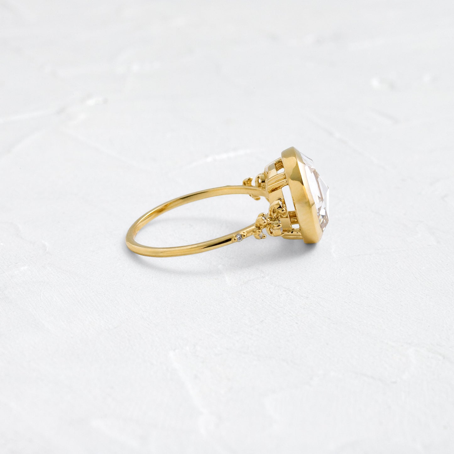 Solitaire-Oval Lab Grown Diamond Engagement Ring