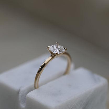 Radiant Elegance: 0.90 CT Cushion Lab-Grown Diamond Solitaire Ring 3