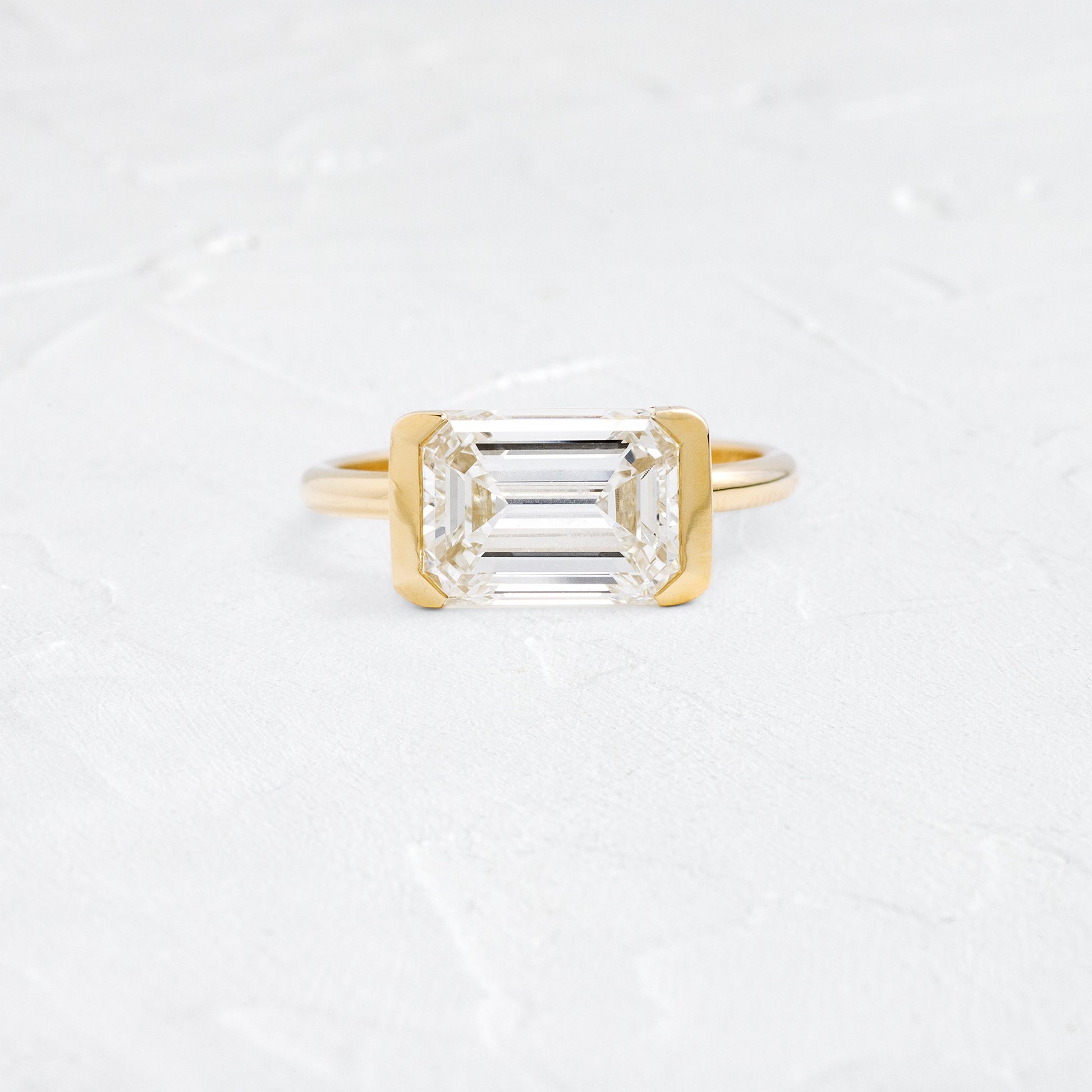 Solitaire-Oval Lab Grown Diamond Engagement Ring