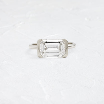 Solitaire-Oval Lab Grown Diamond Engagement Ring