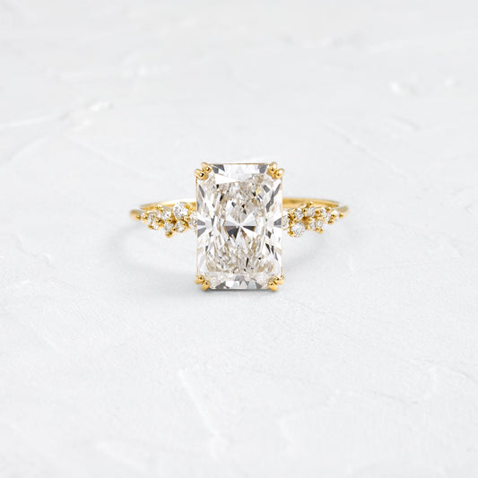Solitaire-Oval Lab Grown Diamond Engagement Ring