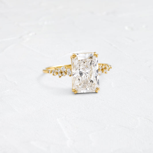 Solitaire-Oval Lab Grown Diamond Engagement Ring
