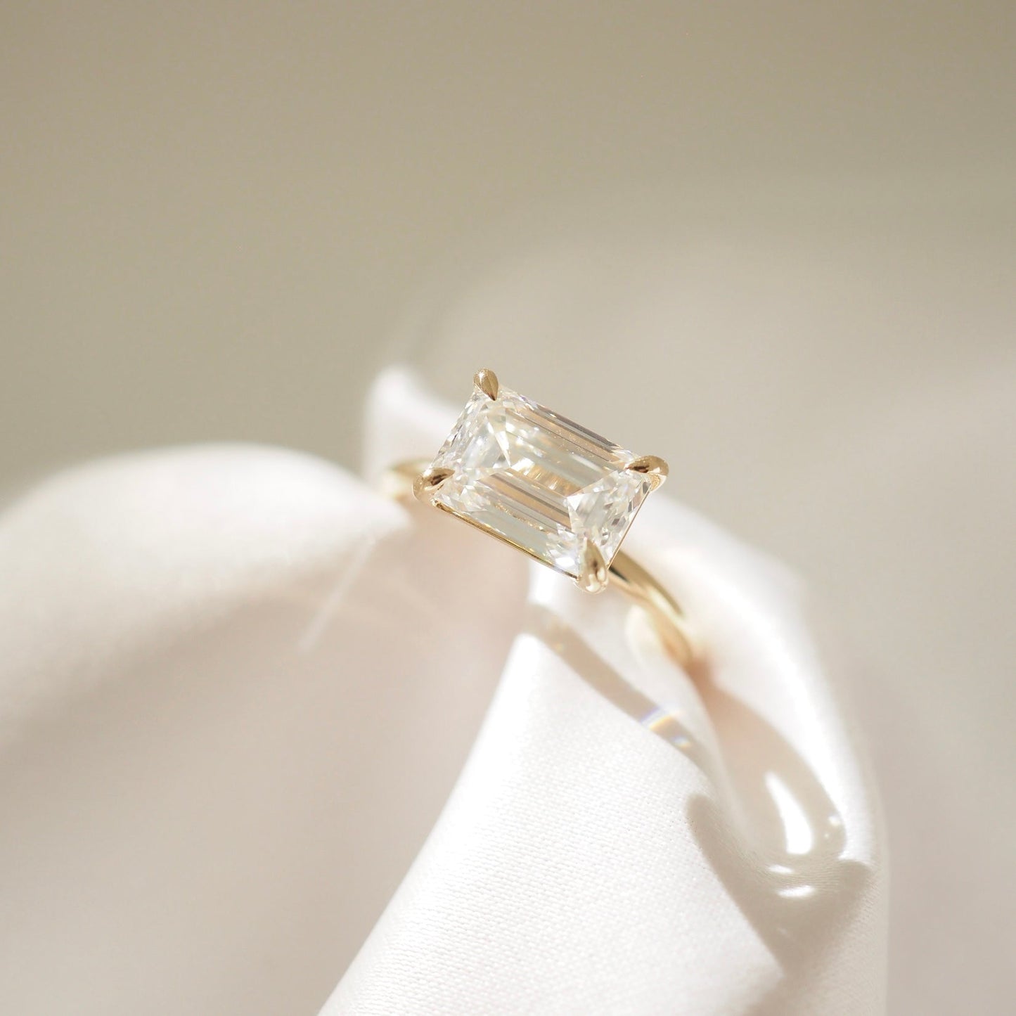Solitaire-Oval Lab Grown Diamond Engagement Ring