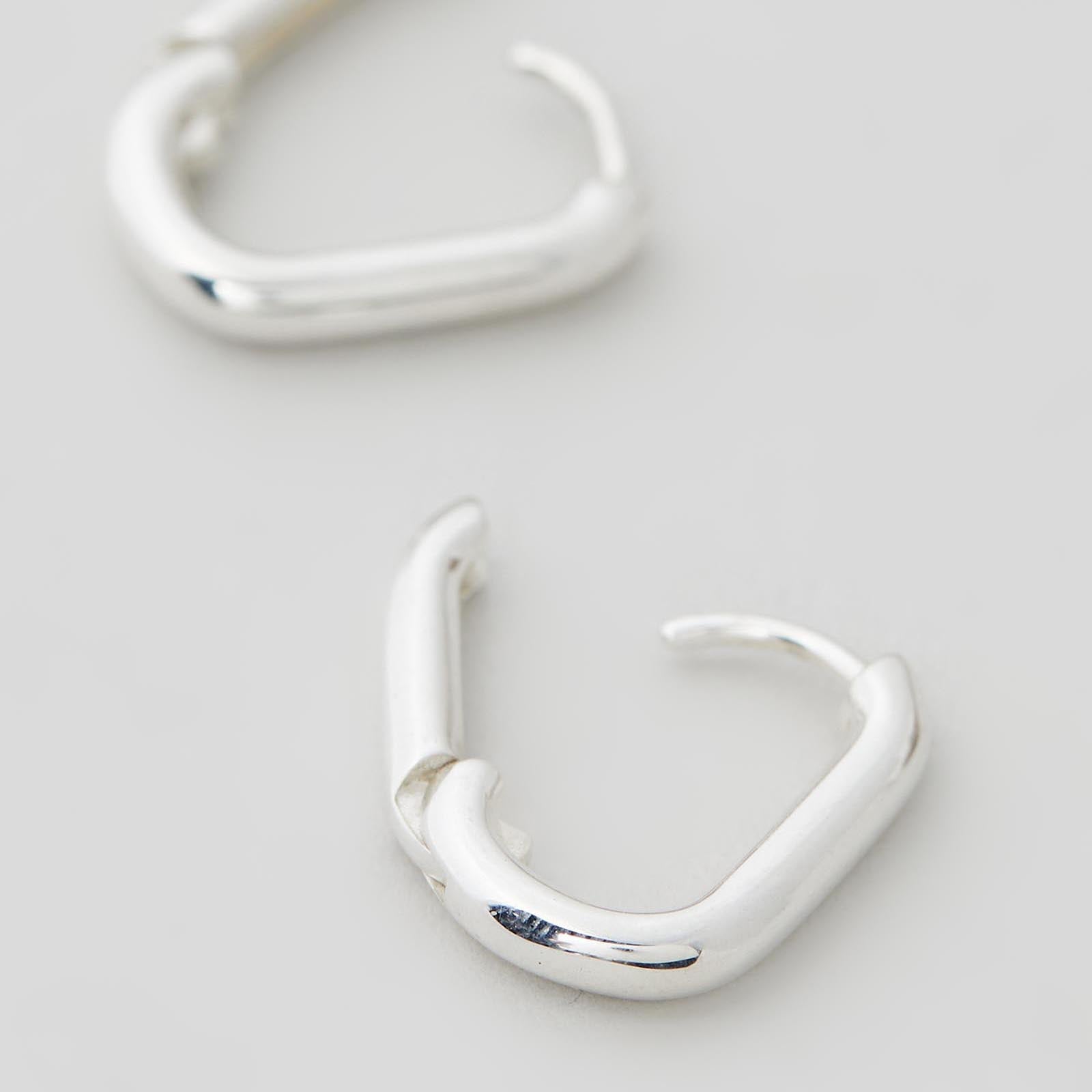 Sleek Oval Bar Hoop Earrings 7