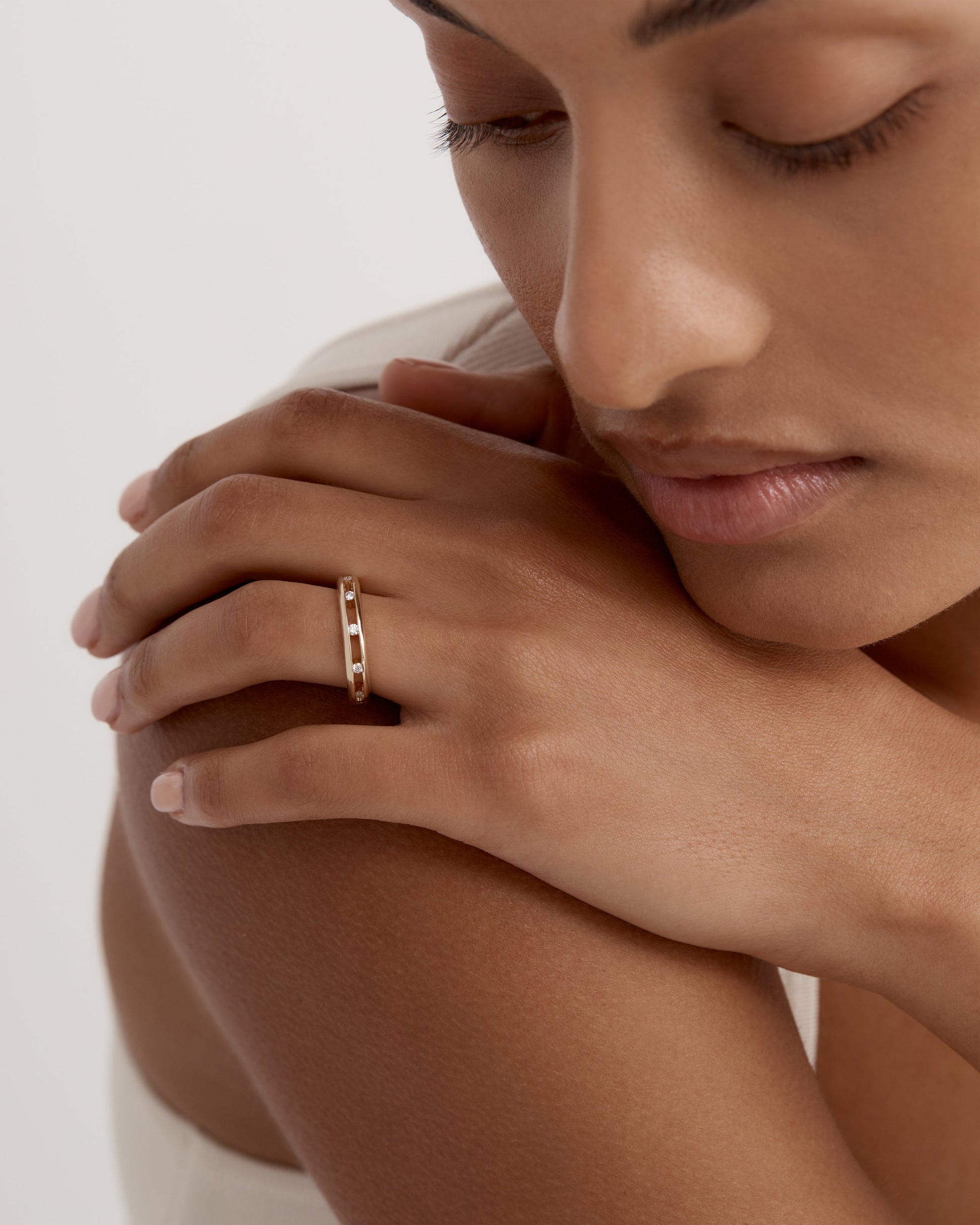 0.50 TCW Round Lab-Grown Diamond Floating Wedding Band 4