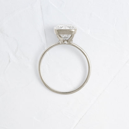 Solitaire-Oval Lab Grown Diamond Engagement Ring