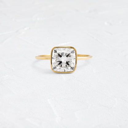 Solitaire-Oval Lab Grown Diamond Engagement Ring