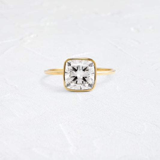 Solitaire-Oval Lab Grown Diamond Engagement Ring