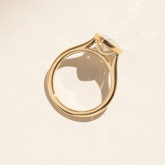 Solitaire-Oval Lab Grown Diamond Engagement Ring