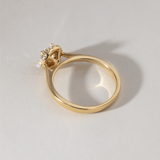 Solitaire-Oval Lab Grown Diamond Engagement Ring