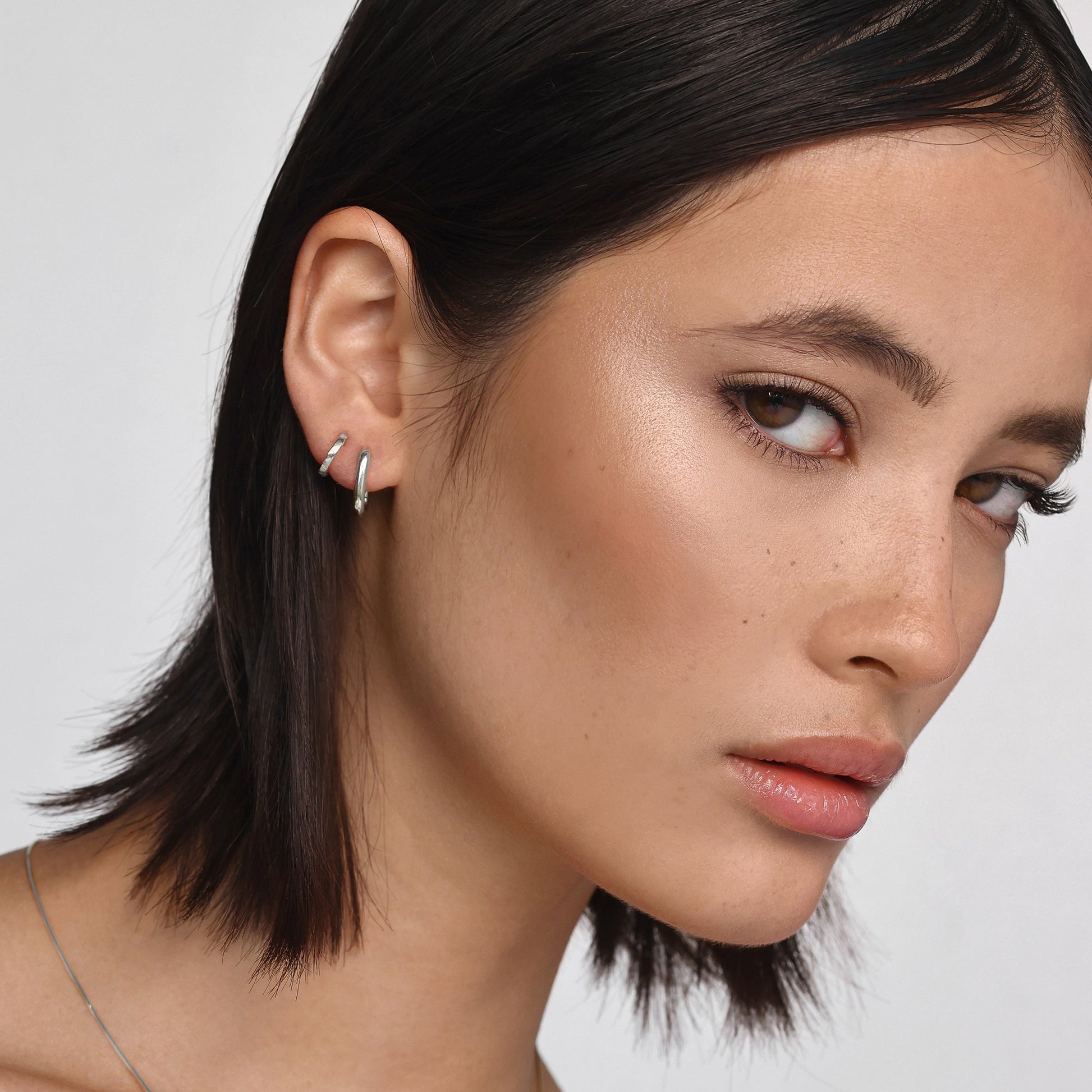 Sleek Oval Bar Hoop Earrings 4