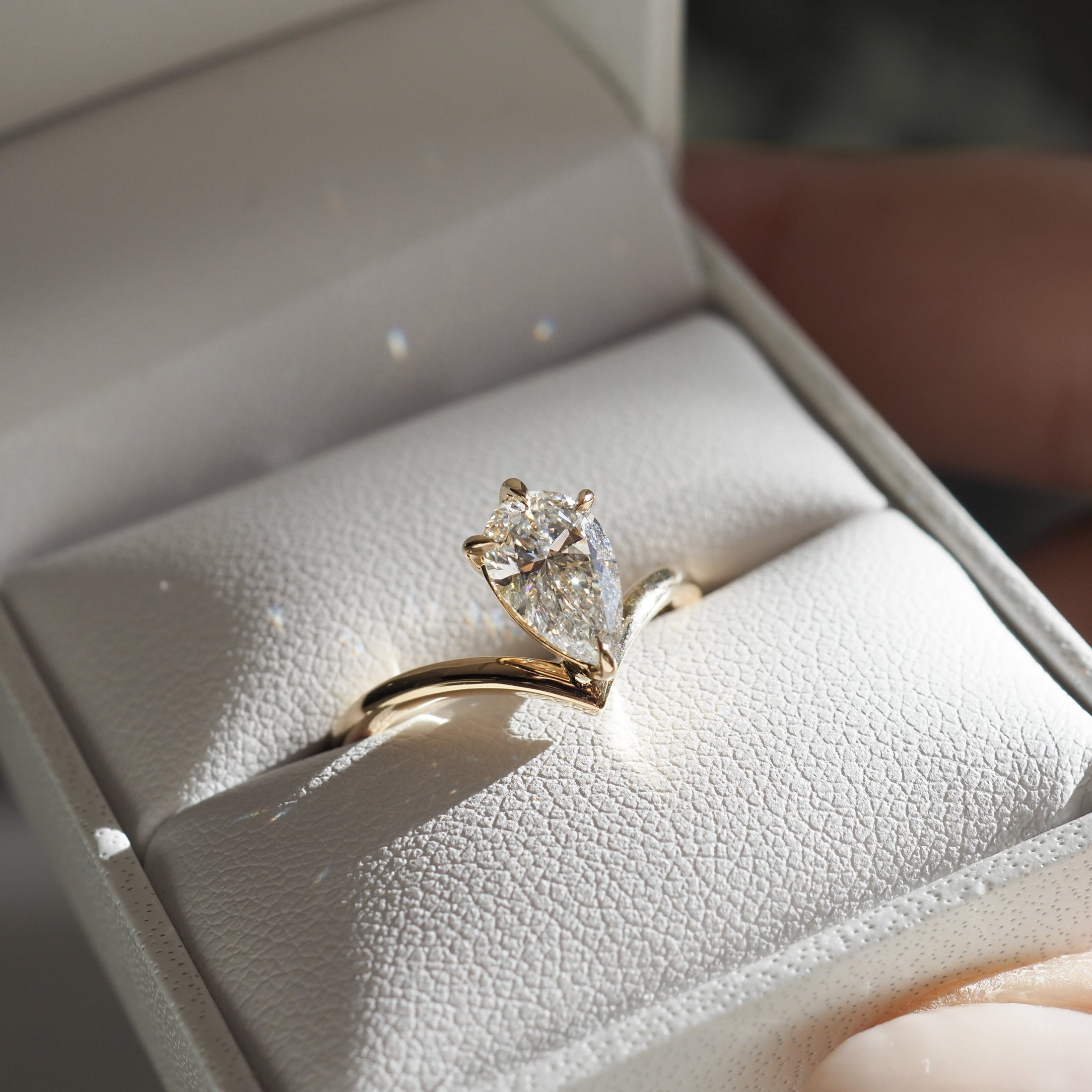 Exquisite 1.5CT Pear-Cut Lab Diamond Solitaire Ring