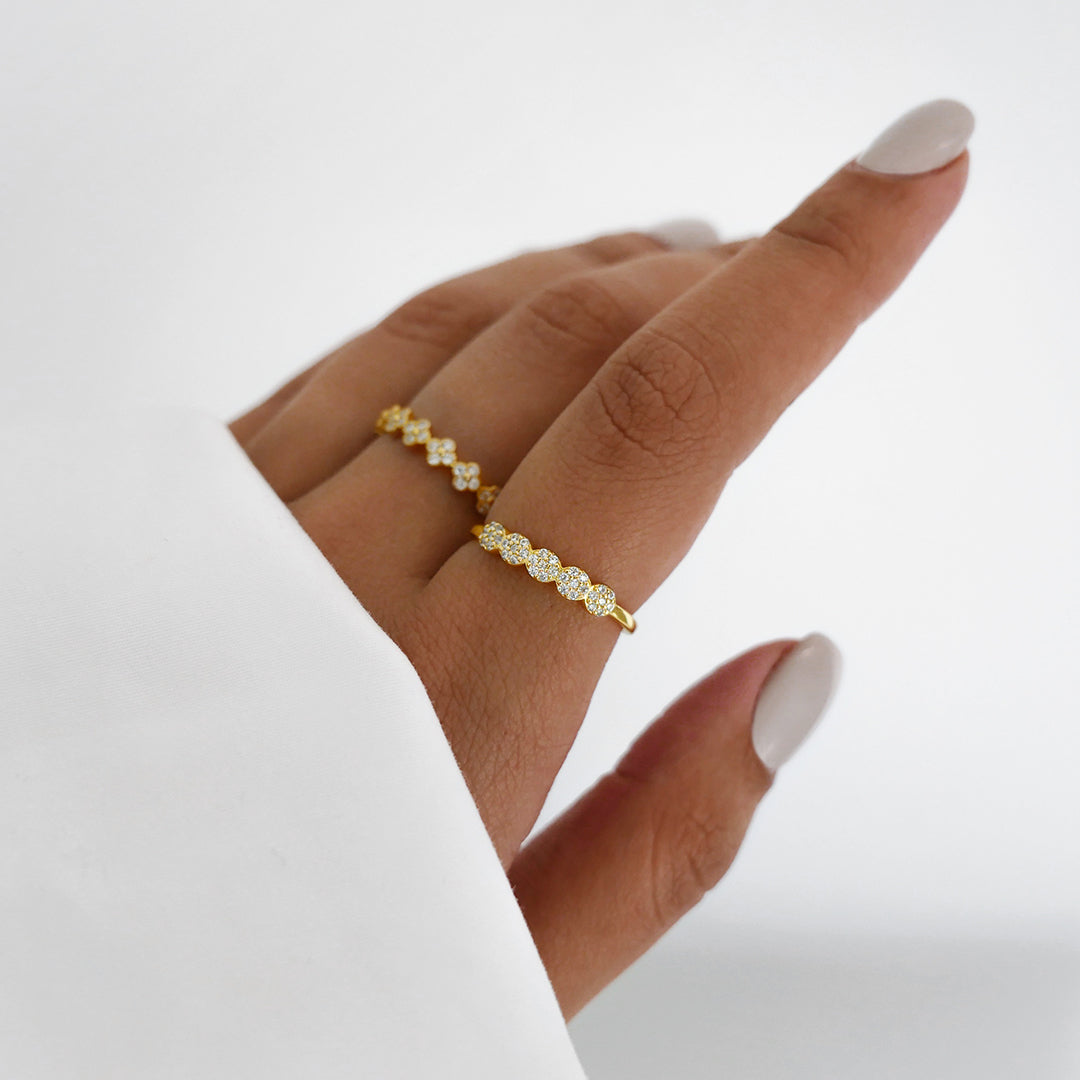 Elegant 0.10 TCW Round Lab-Grown Diamond Cluster Wedding Band 2