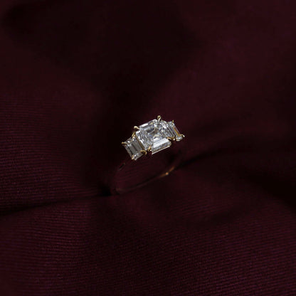 Solitaire-Oval Lab Grown Diamond Engagement Ring