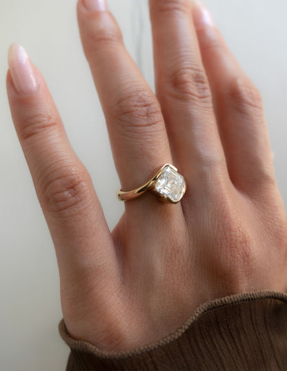 Solitaire-Oval Lab Grown Diamond Engagement Ring