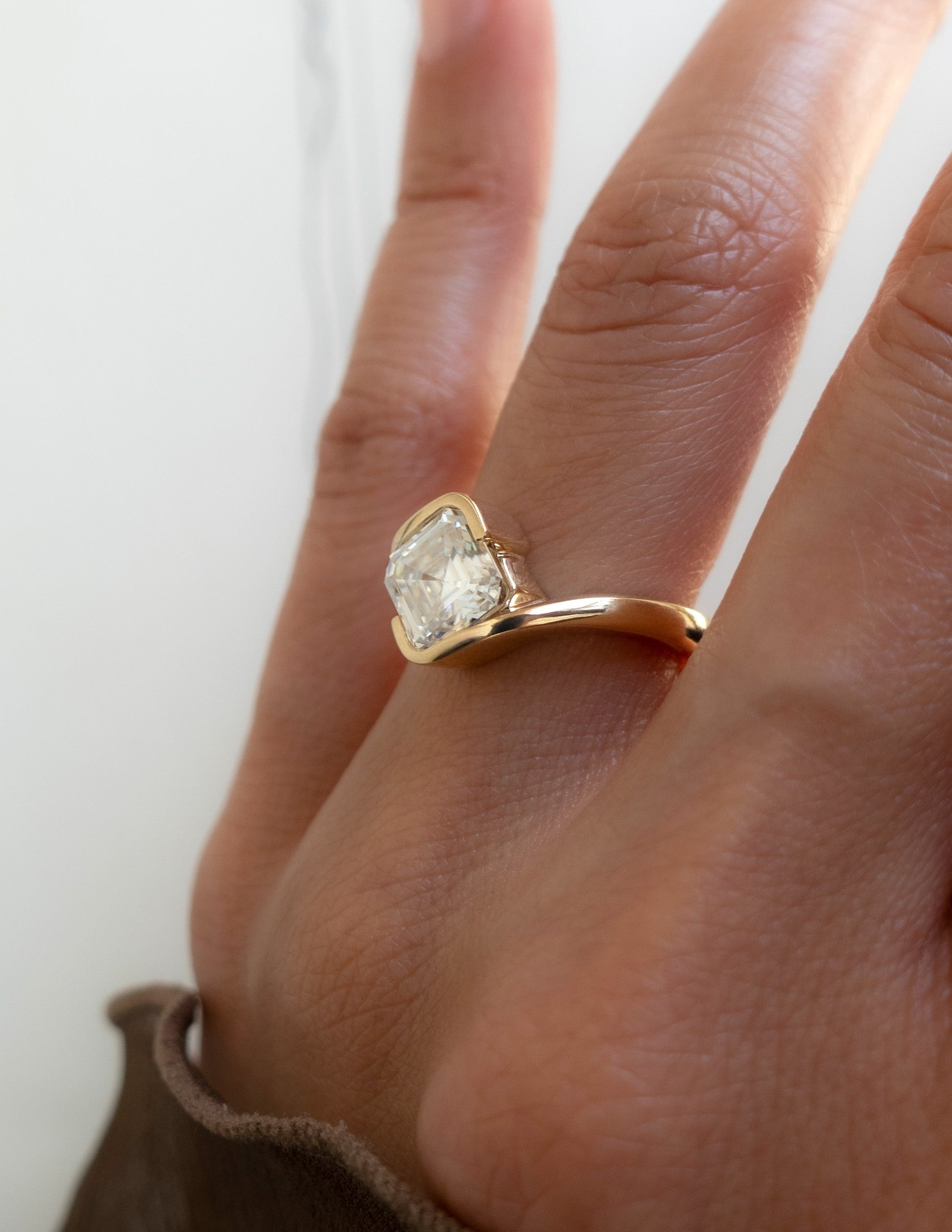 Solitaire-Oval Lab Grown Diamond Engagement Ring