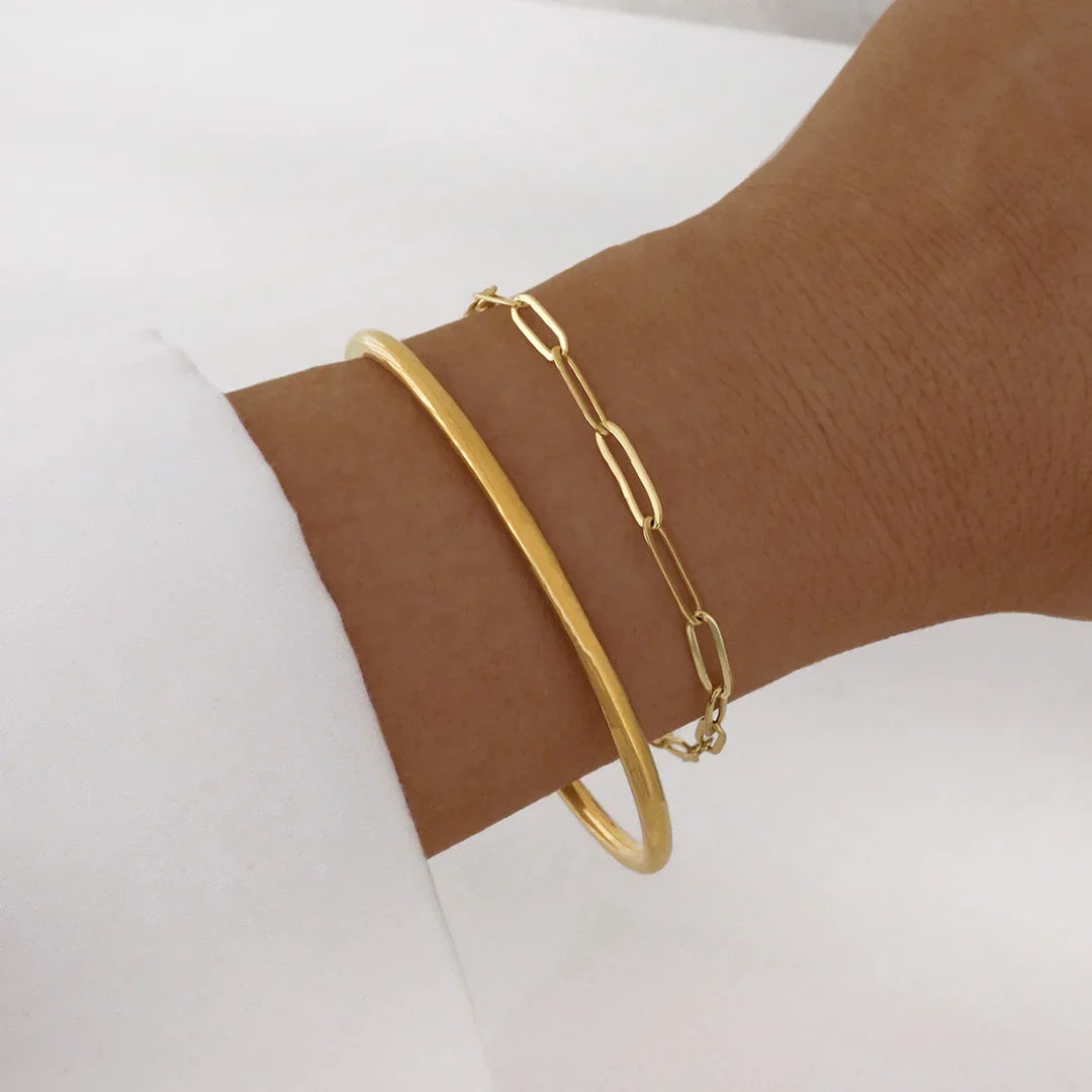 Radiant Gold Elegance Bangle Bracelet