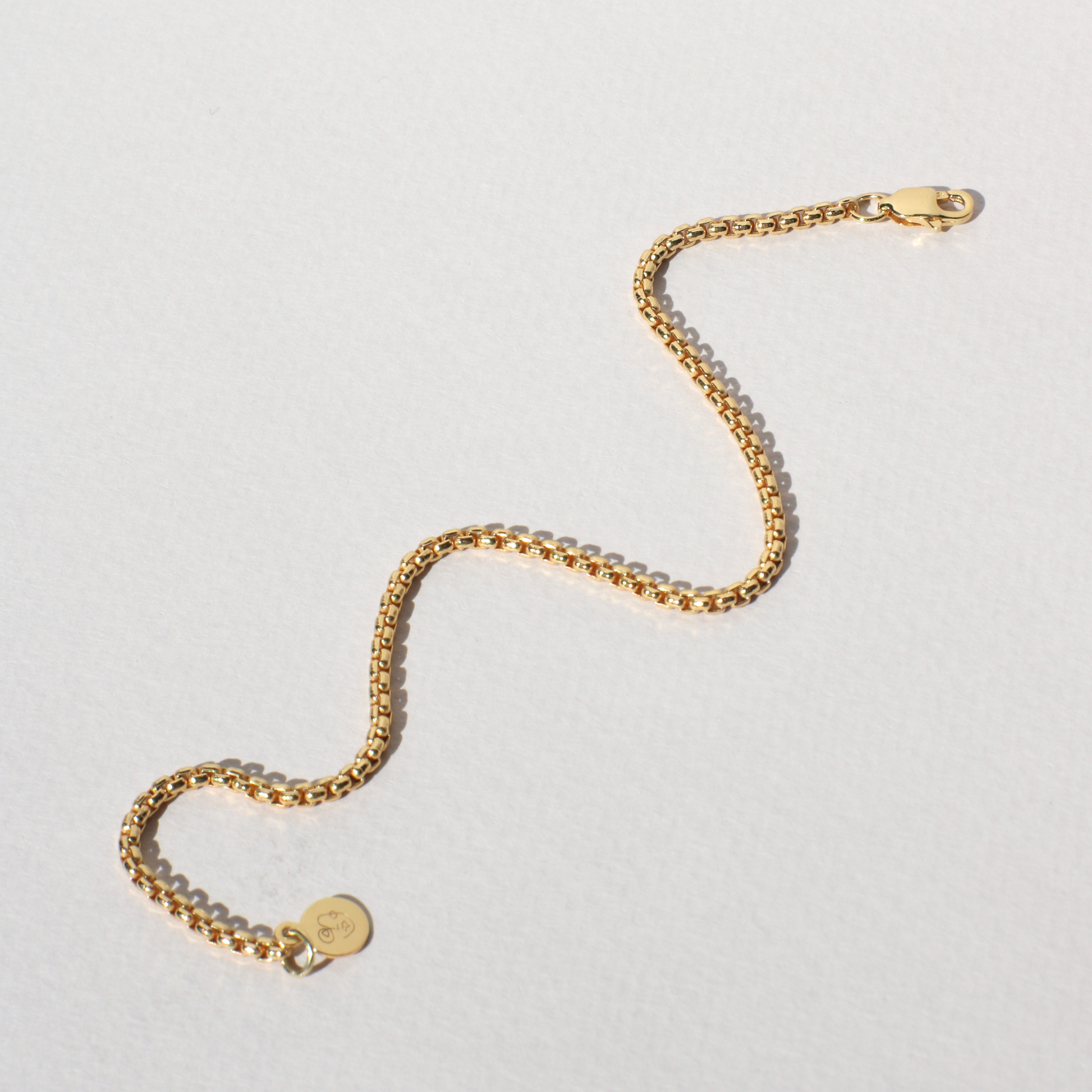 Elegant Gold Mini Chain Link Bracelet 1