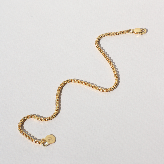 Elegant Gold Mini Chain Link Bracelet