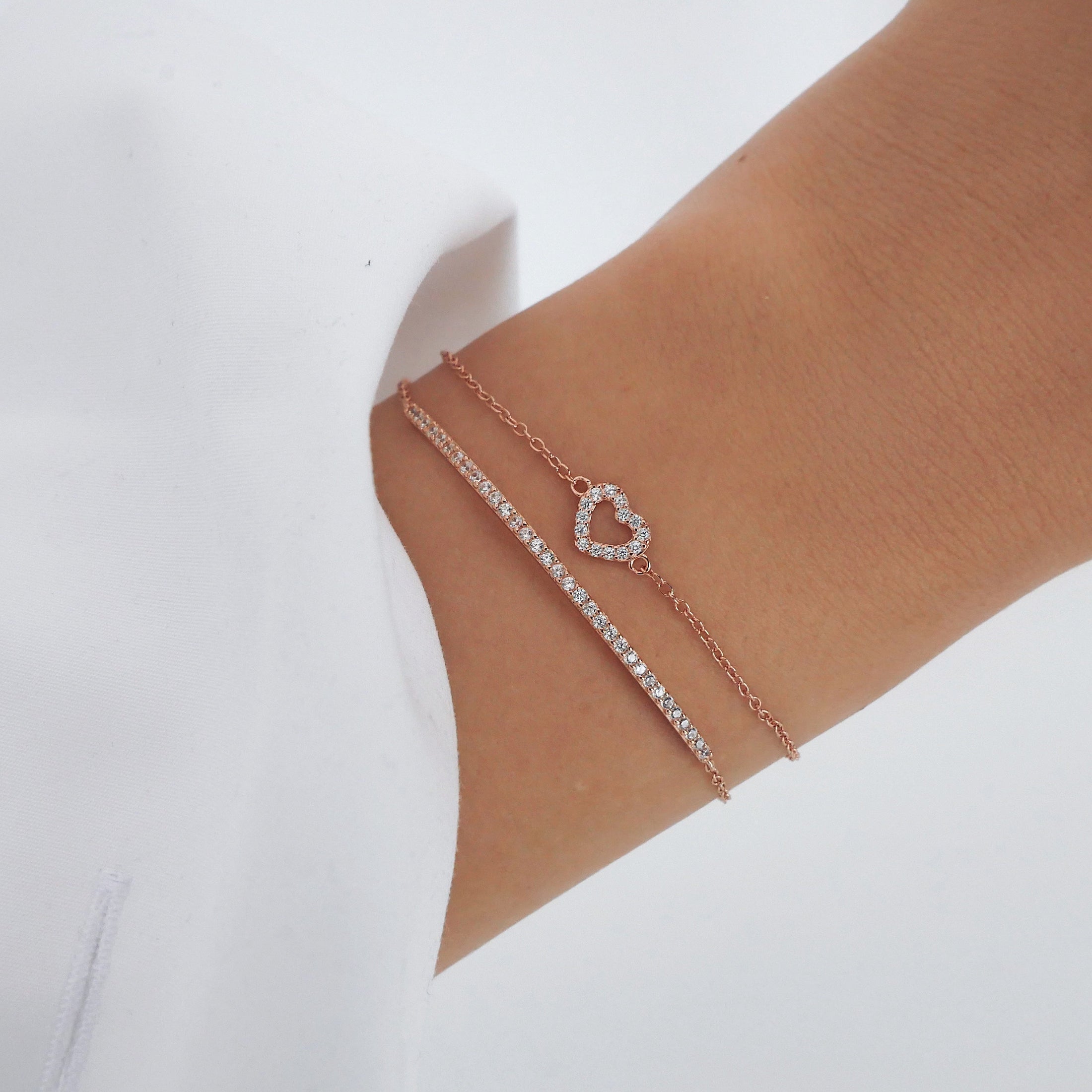 Heart's Delight: 0.1 TCW Round Lab-Grown Diamond Bracelet