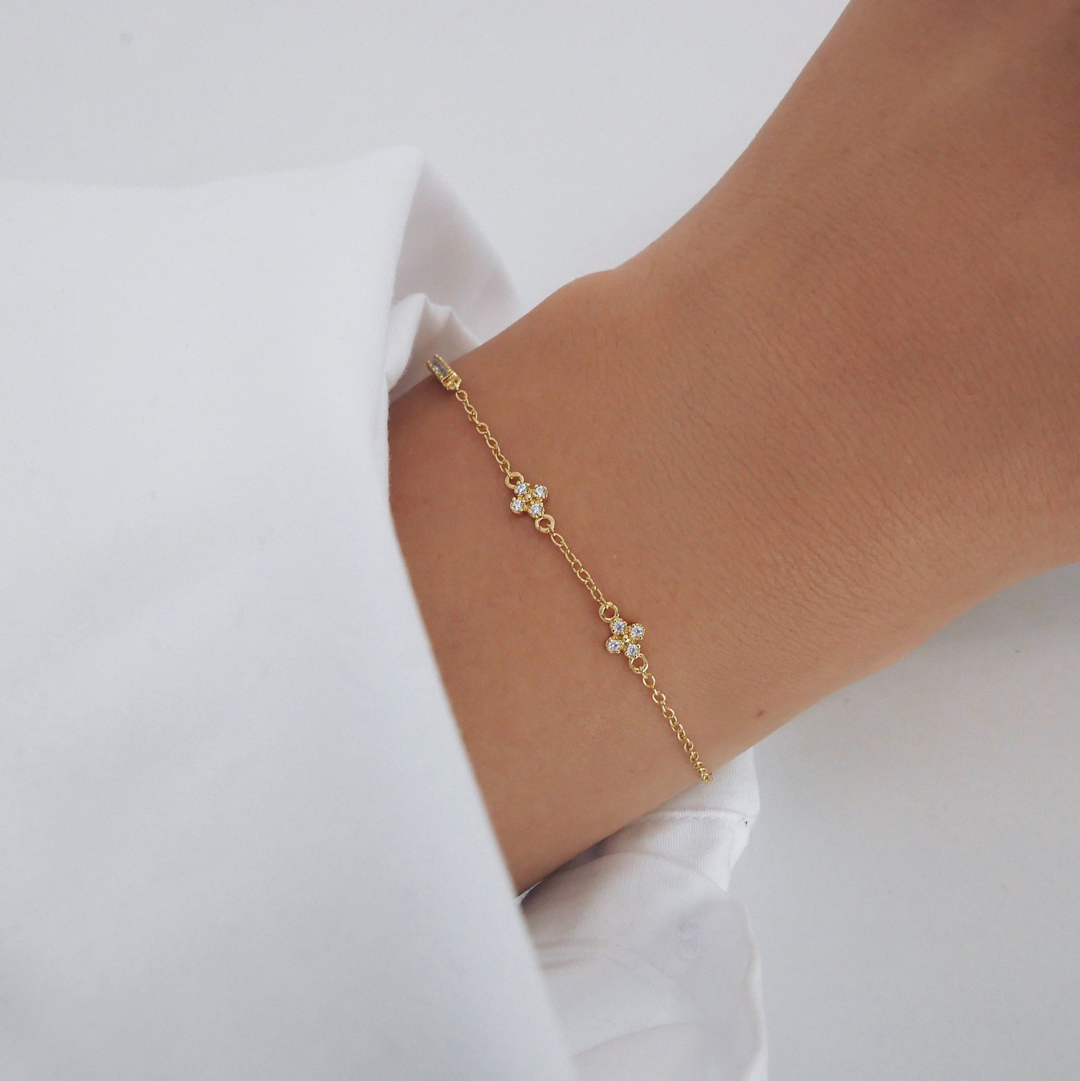 Elegant 0.08 TCW Round Lab-Grown Diamond Gold Bracelet