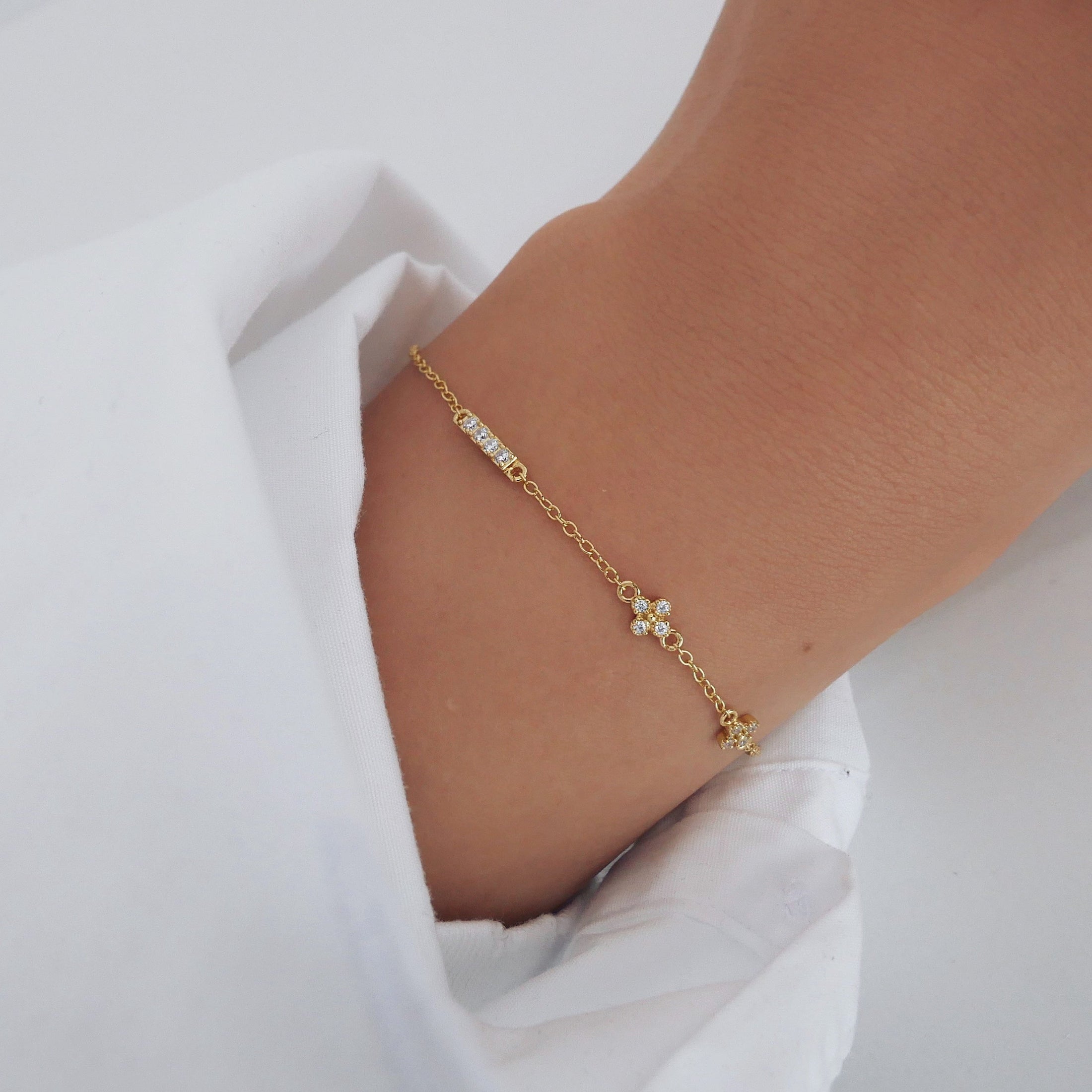 Elegant 0.08 TCW Round Lab-Grown Diamond Gold Bracelet