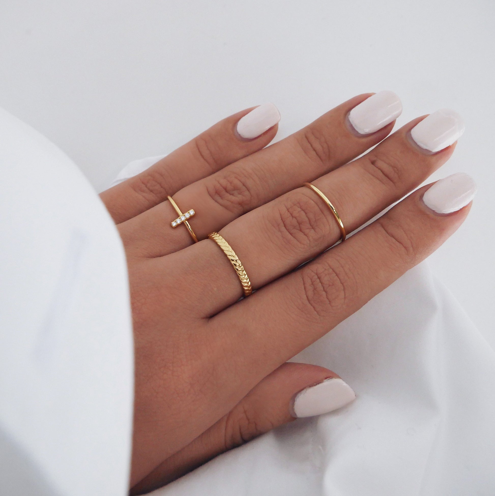 Elegant 0.10 TCW Round Lab-Grown Diamond Gold Wedding Band 9