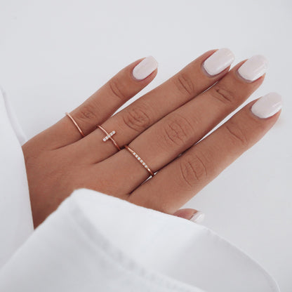Elegant 0.10 TCW Round Lab-Grown Diamond Gold Wedding Band 2