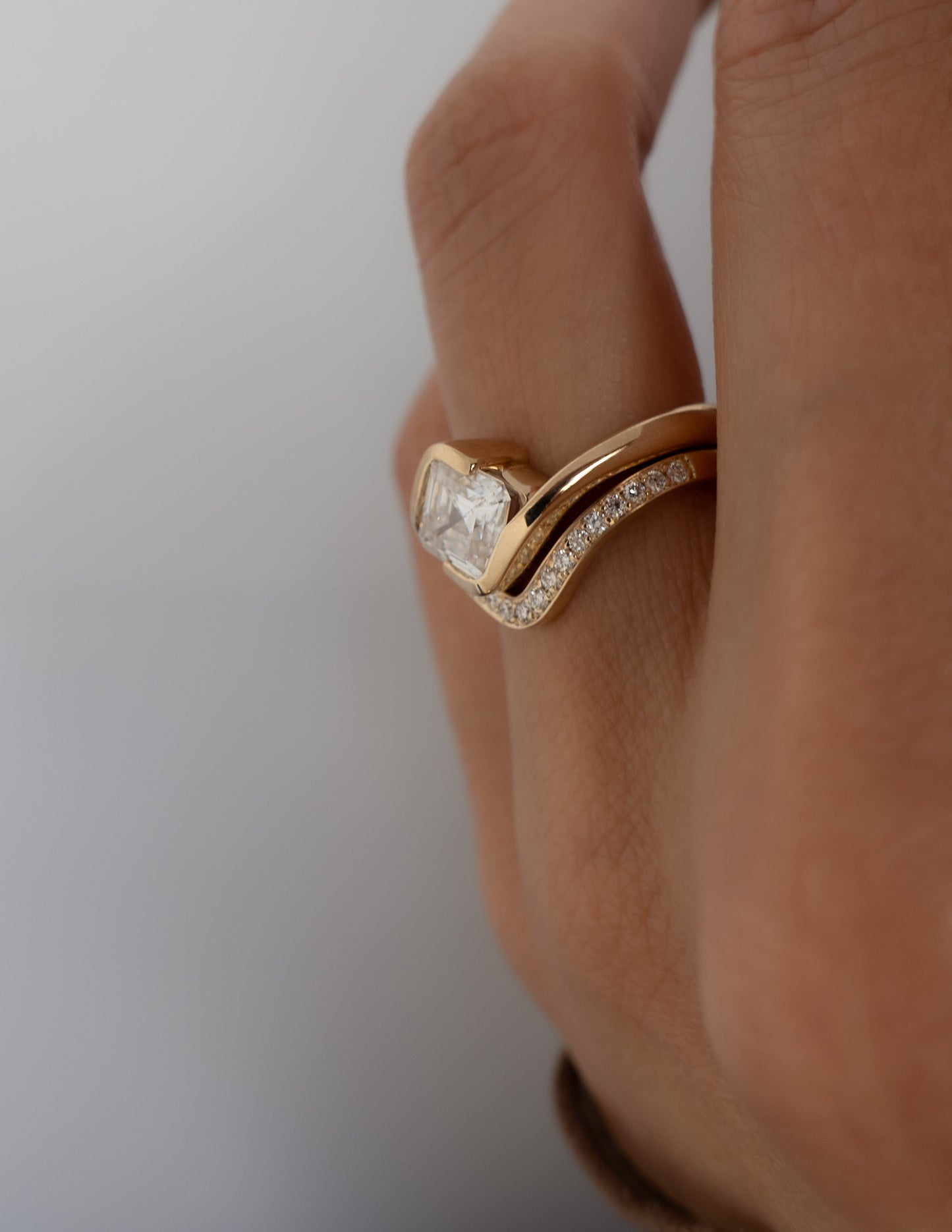 Solitaire Rapture & Pave Band- Oval Lab Grown Diamond Bridal Set