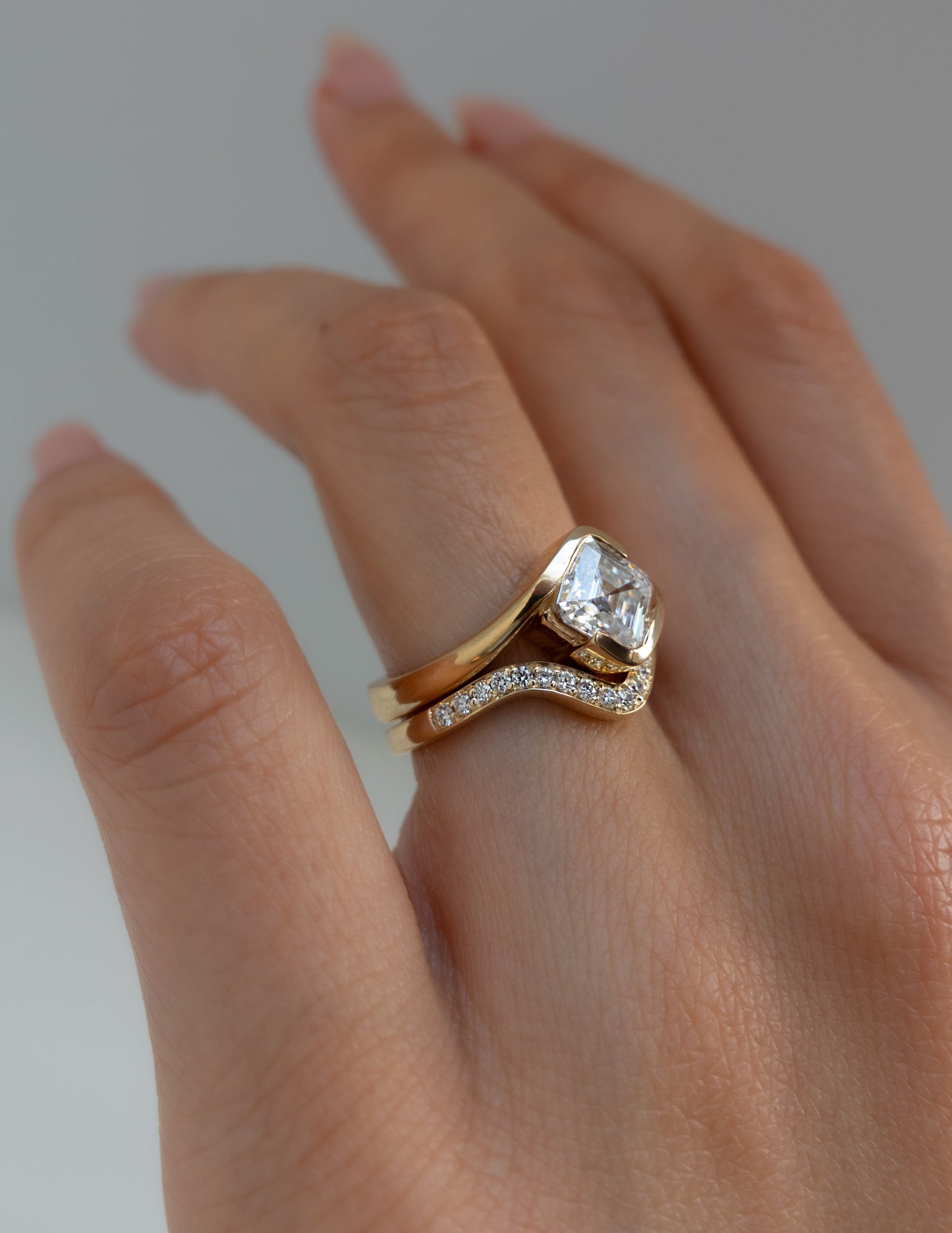 Solitaire Rapture & Pave Band- Oval Lab Grown Diamond Bridal Set