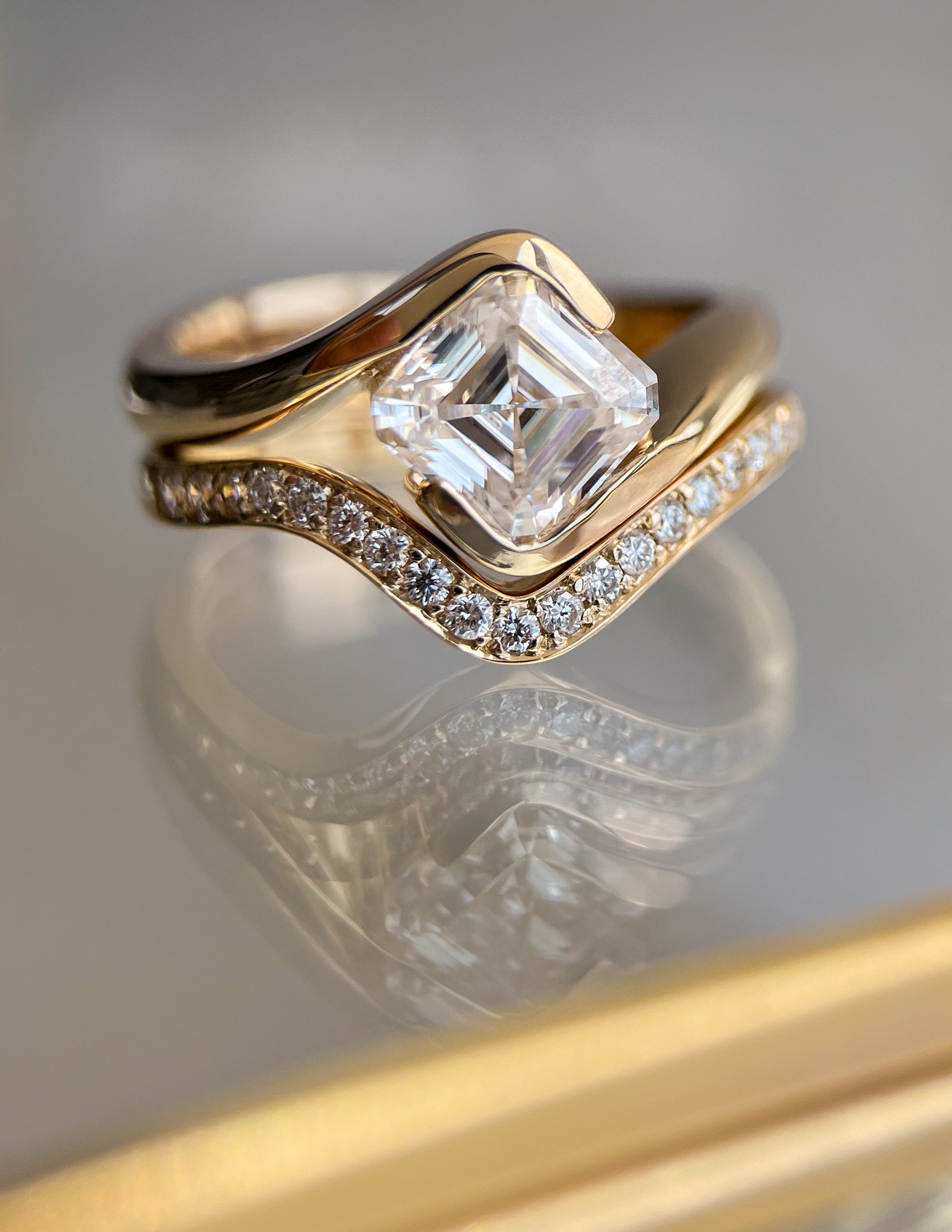 Solitaire Rapture & Pave Band- Oval Lab Grown Diamond Bridal Set