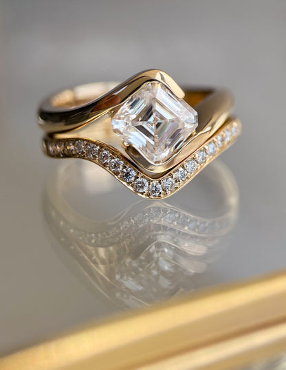 Solitaire Rapture & Pave Band- Oval Lab Grown Diamond Bridal Set