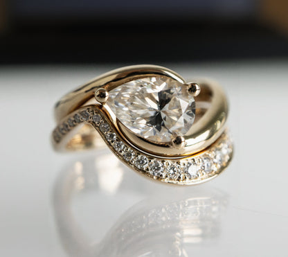 Solitaire Rapture & Pave Band- Oval Lab Grown Diamond Bridal Set
