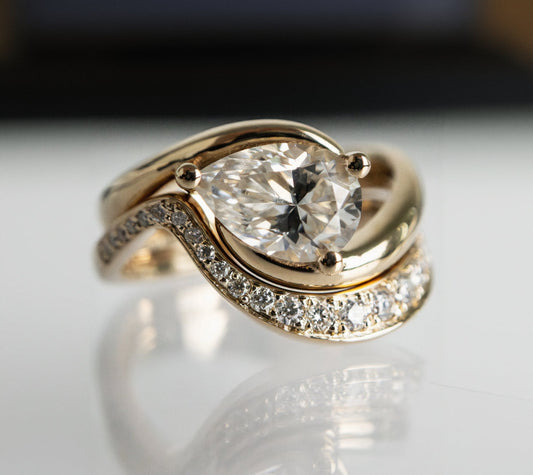 Solitaire Rapture & Pave Band- Oval Lab Grown Diamond Bridal Set