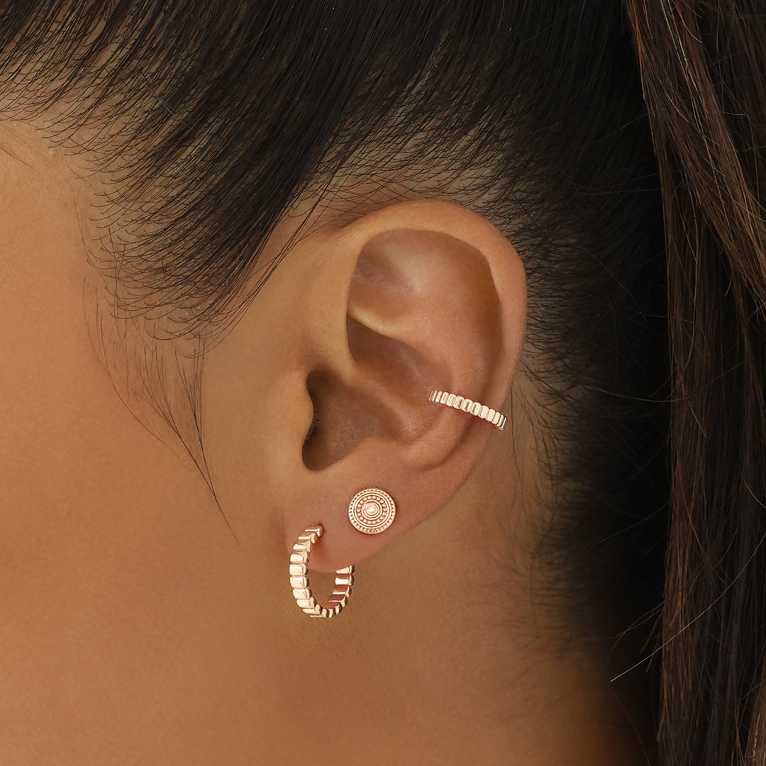 Elegant Textured Gold Hoop Earrings 7