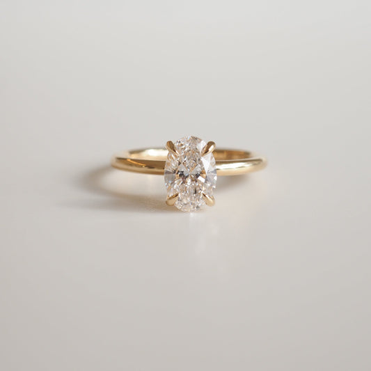 1.0 CT Oval Lab Grown Diamond Solitaire Engagement Ring in Classic Gold Setting