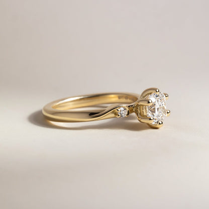 Solitaire-Oval Lab Grown Diamond Engagement Ring
