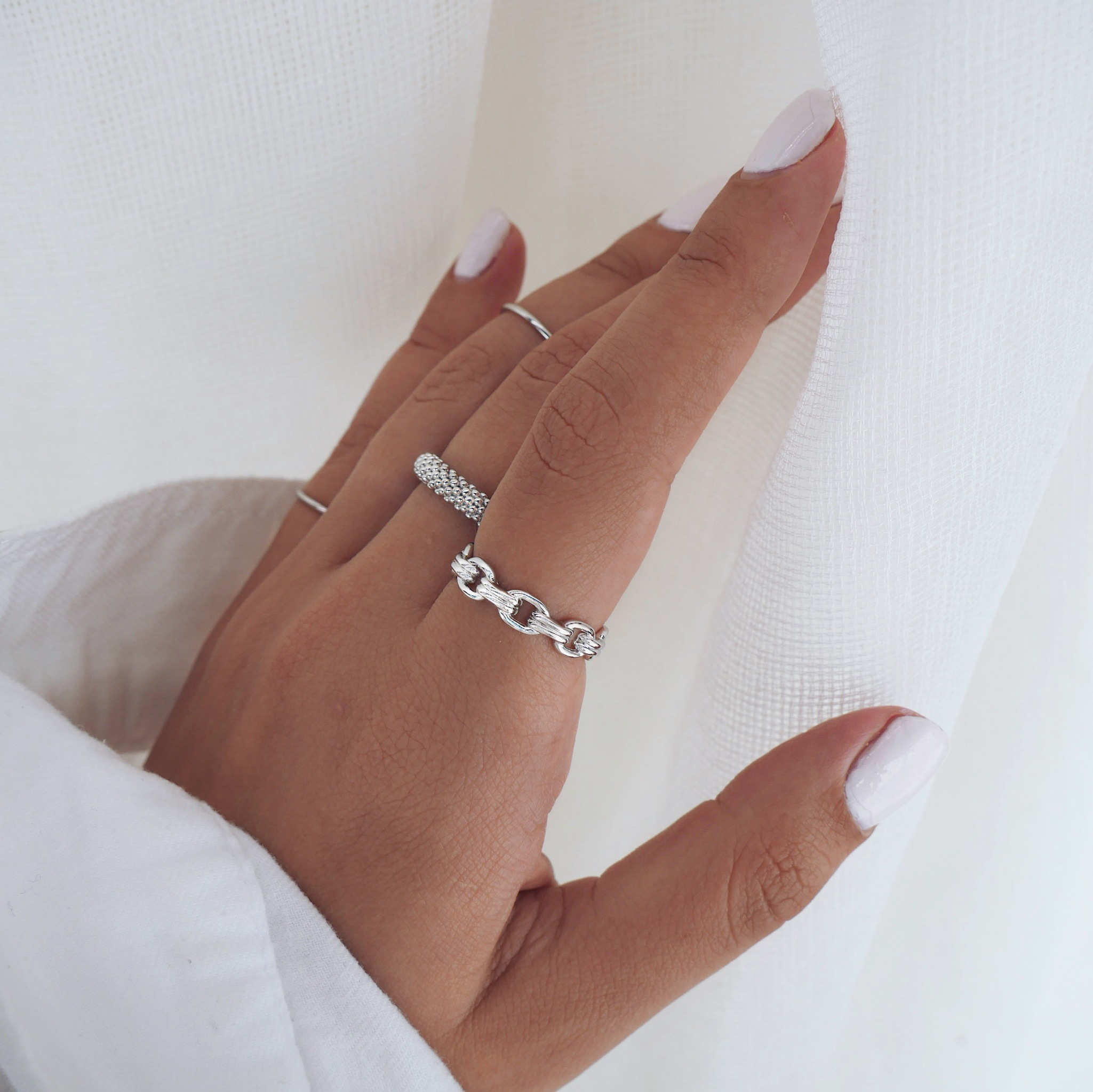 Link Chained Classic Wedding Band