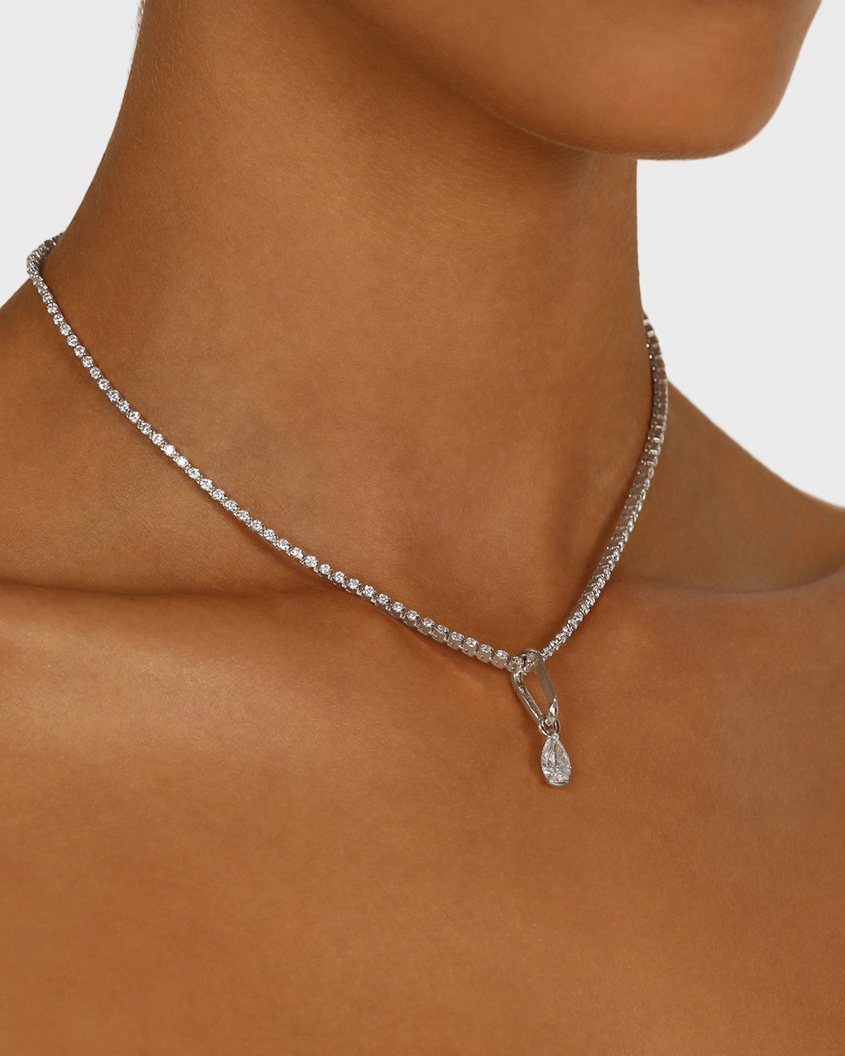 Elegant 1.35 CT Pear-Shaped Lab Grown Diamond Pendant 3