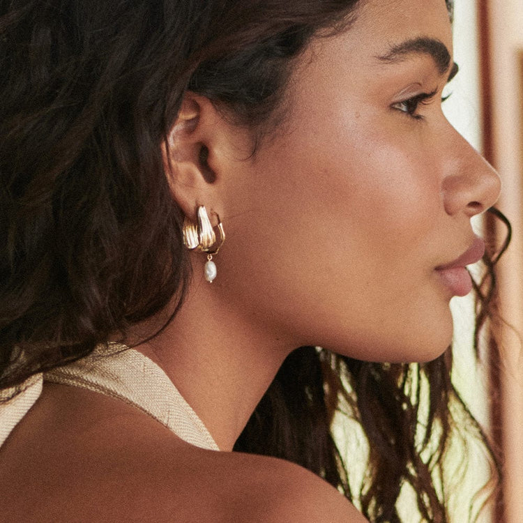 Close Stylist Hoops 2