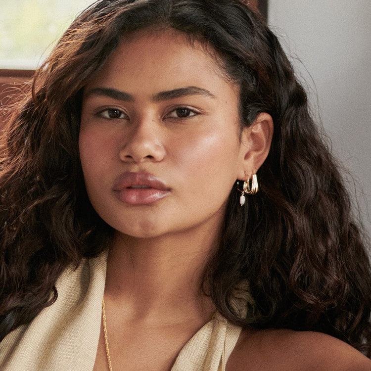 Close Stylist Hoops 4