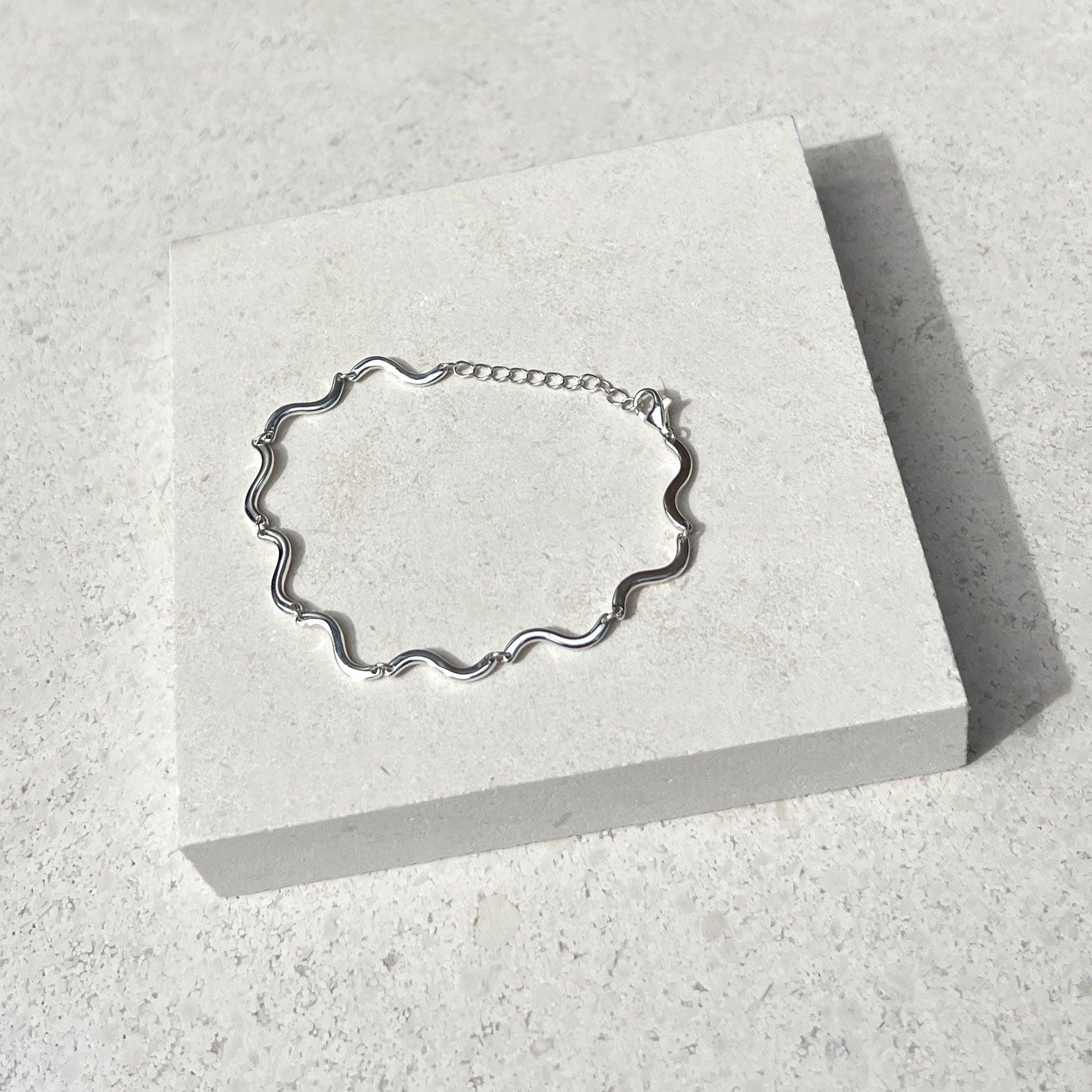 Eternal Wave Silver Curve Bracelet 3